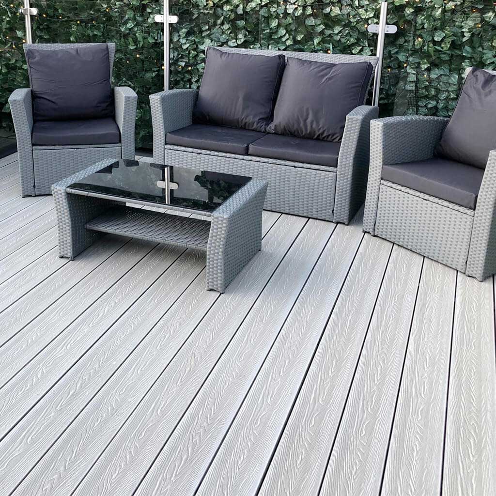 deck builders 
